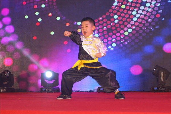 領先生物召開2018年度表彰獎勵大會暨2019年度工作規(guī)劃大會 領先生物召開2018年度表彰獎勵大會暨2019年度工作規(guī)劃大會